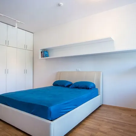 Luxury Central Apartment *