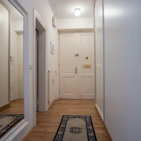 Luxury Central Apartment