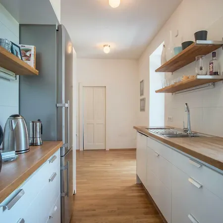 Luxury Central Apartment